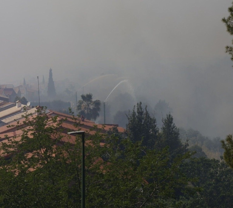 El sistema español que salva a las casas del fuego durante un incendio