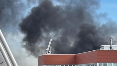 Fuego en un cuarto de calderas, el origen de un aparatoso incendio en el centro de Madrid