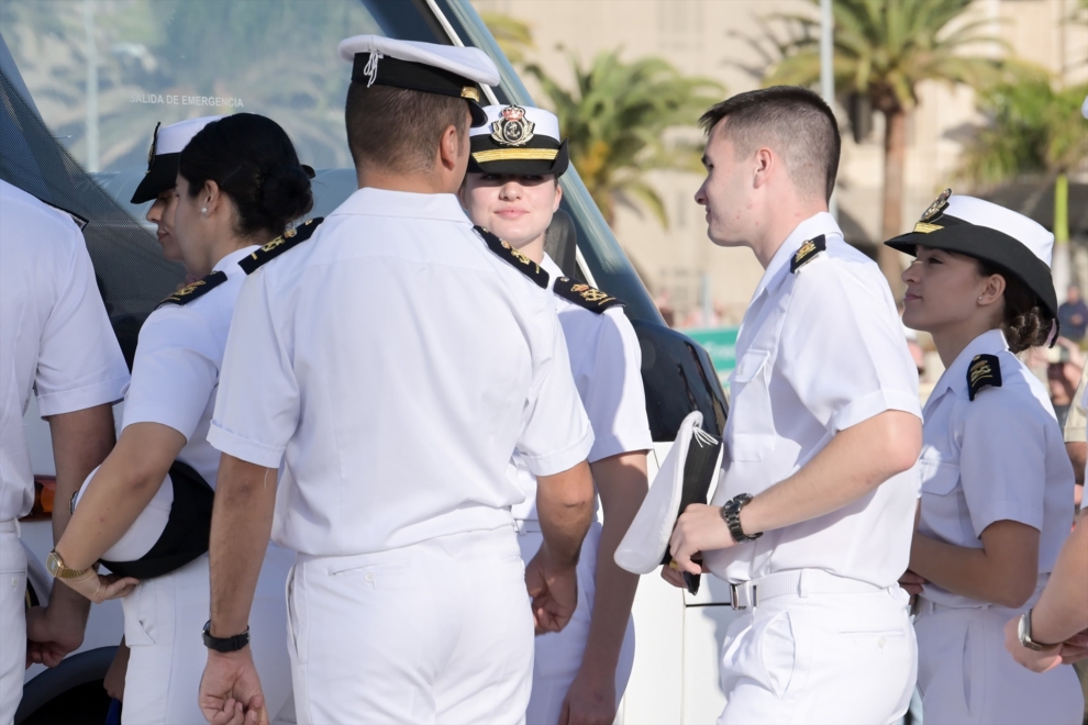 La princesa Leonor y sus compañeros partieron a visitar el Museo Histórico Militar de Canarias.