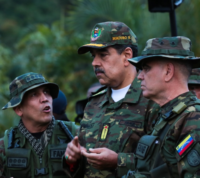 Vuelve la guerra a Colombia: Maduro militariza la frontera y envía a Diosdado Cabello