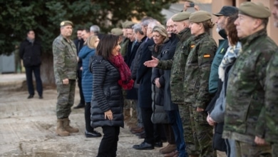 Defensa contrata a Adeslas y Asisa para asegurar a los militares mientras dan plantón al Gobierno en Muface