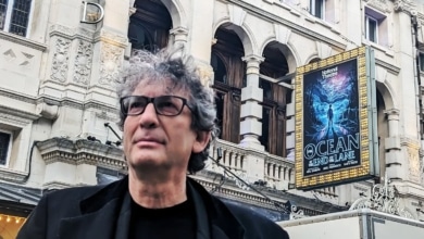 Sado sin consentimiento y relaciones con su hijo menor presente: más acusaciones contra Neil Gaiman