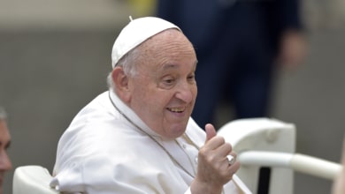 El Papa reitera su deseo de viajar a Canarias y felicita el trabajo de sus diócesis en plena crisis migratoria