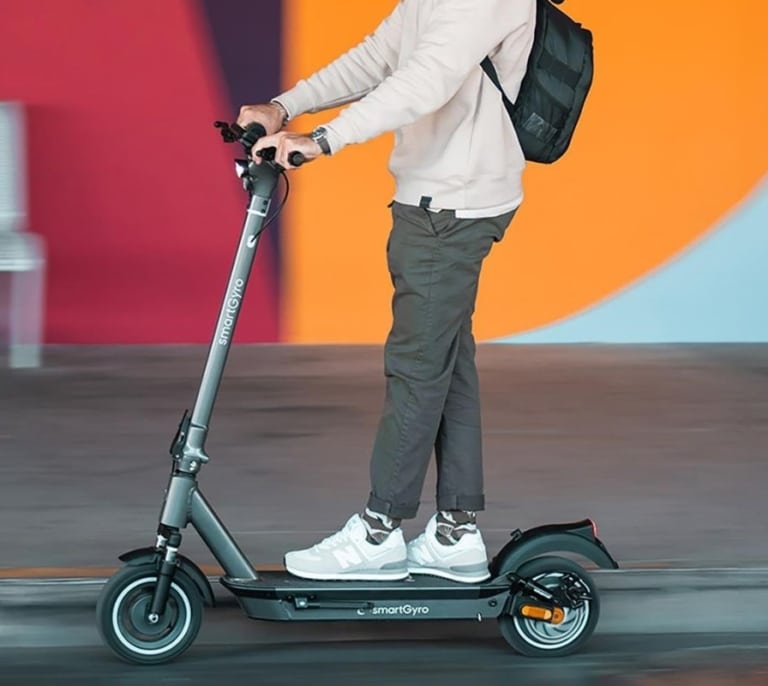 ¡Chollazo!: El patinete eléctrico más vendido de Amazon ahora está rebajado más de 150€