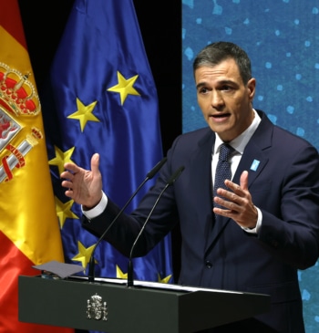 Sánchez con cirio franquista