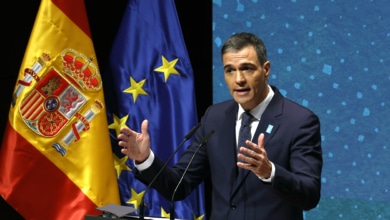 Sánchez con cirio franquista