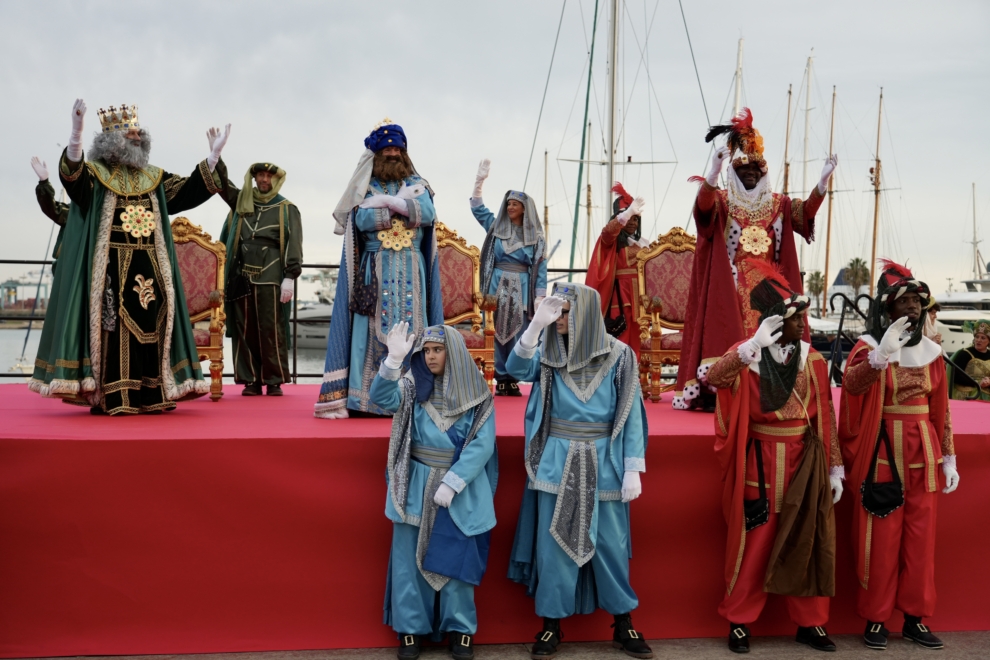 Los Reyes Magos a su llegada a la Marina de Valencia