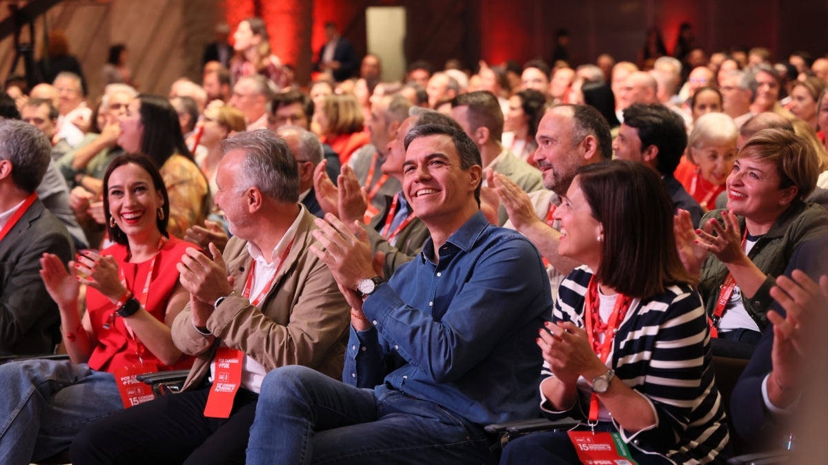 El presidente del Gobierno, Pedro Sánchez, cierra el XV congreso de los socialistas canarios, este domingo en Adeje (Tenerife)