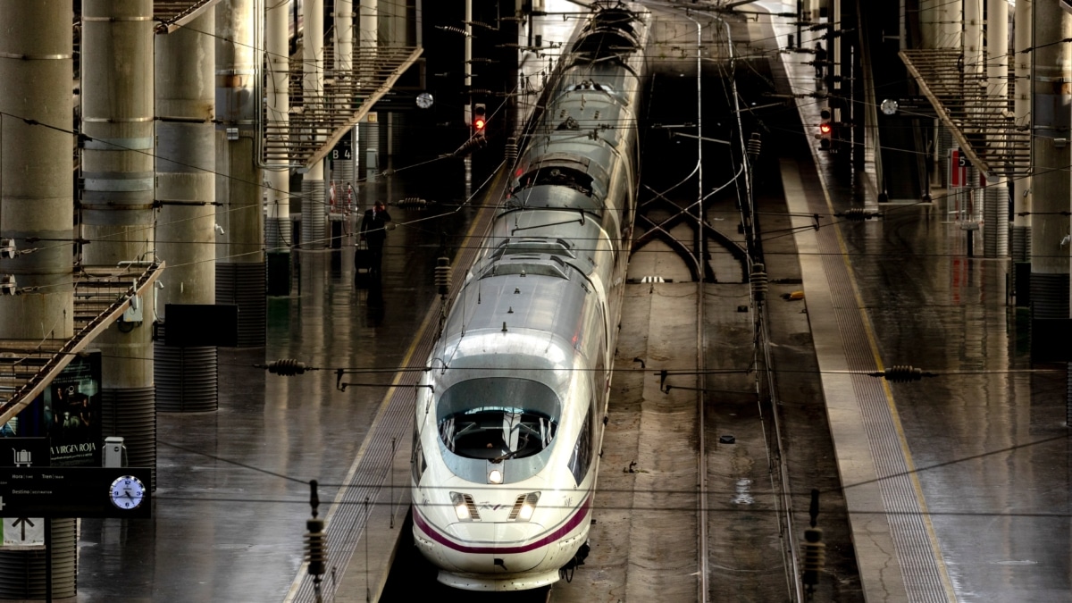 Un tren en la estación de Atocha, a 31 de octubre de 2024