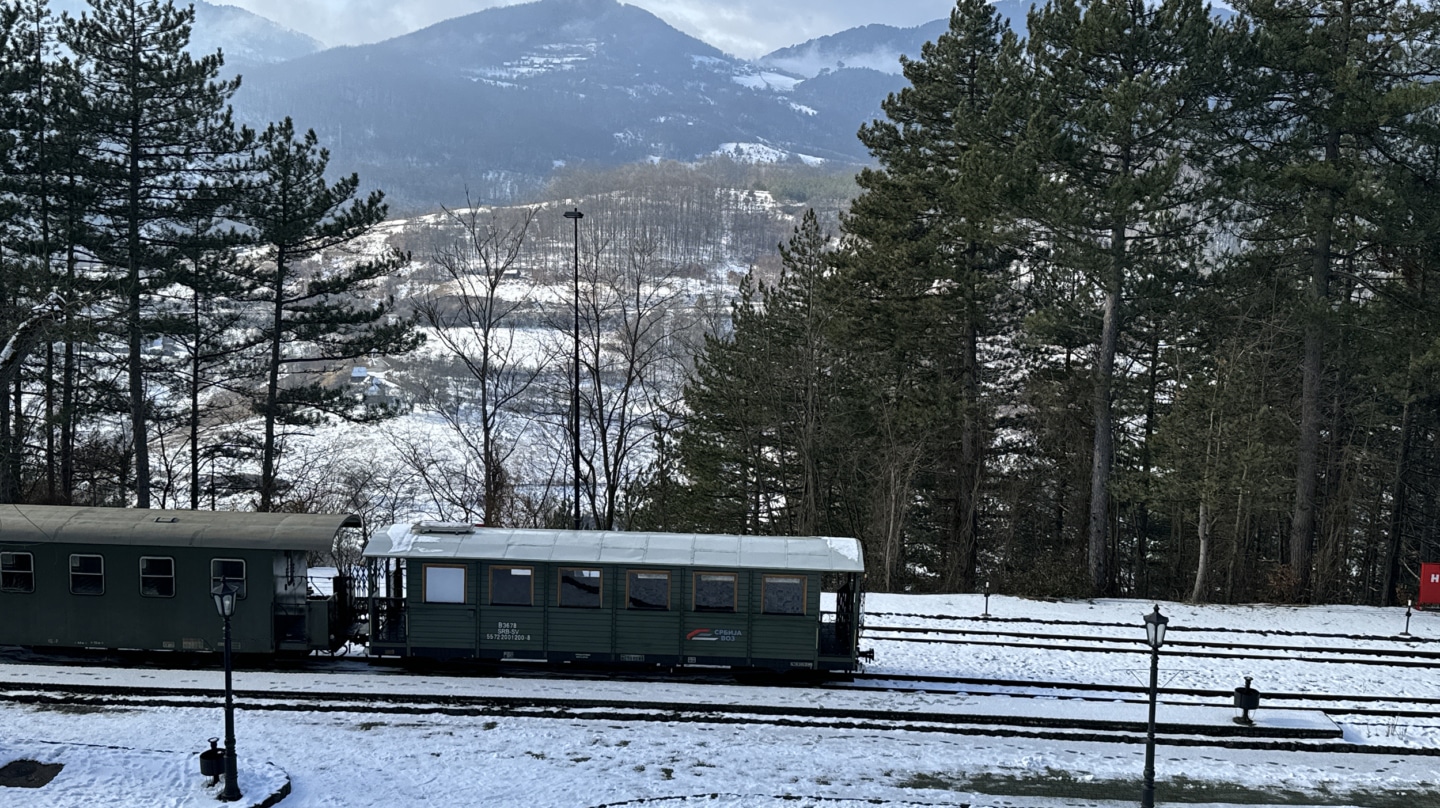 A bordo del Ćira, el tren serbio que suspira por regresar a Sarajevo