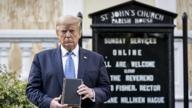 Por qué Donald Trump ha jurado su cargo con dos Biblias