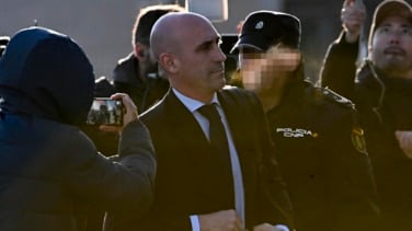 Rubiales reafirma ante el juez que Jenni Hermoso le dio permiso para el "besito"