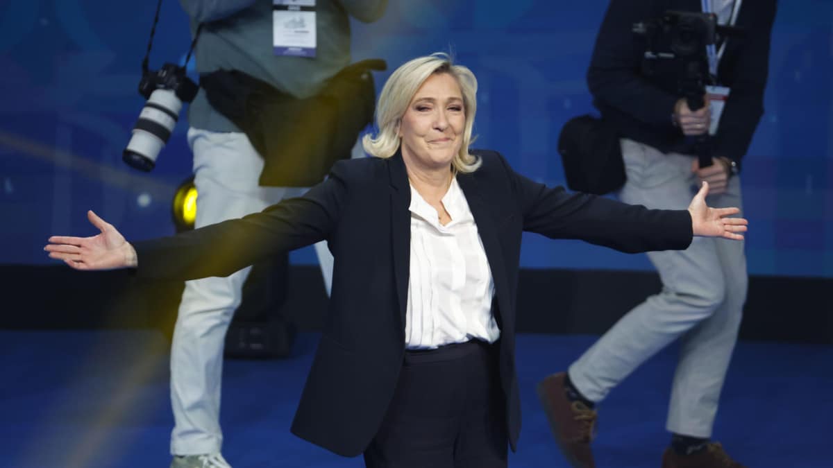 Le Pen se deja querer por Marruecos