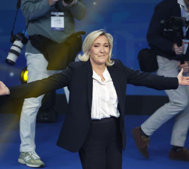 Le Pen se deja querer por Marruecos