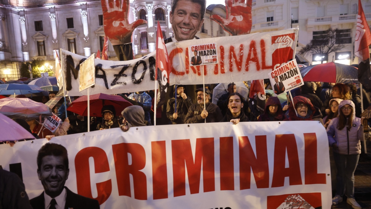 La cuarta manifestación en València contra el president de la Generalitat, Carlos Mazón