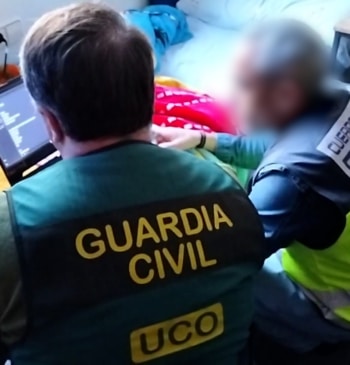 El peligroso hacker que robó a la Guardia Civil todos sus datos: [...]