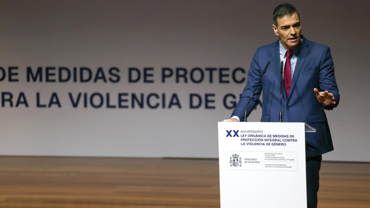 El presidente del Gobierno, Pedro Sánchez, interviene en el acto conmemorativo del 20º aniversario de la Ley contra la Violencia de Género