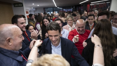 El diputado Pedro Casares se hace con las riendas del PSOE cántabro y desaloja a Pablo Zuloaga en unas primarias muy igualadas