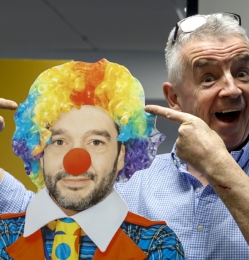 Ryanair viste de payaso al ministro Bustinduy y le tilda de "loco" [...]