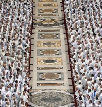 El camarlengo, la figura clave en la transición papal