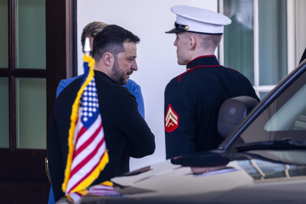 Zelenski sale de la Casa Blanca sin terminar la reunión ni el almuerzo con Trump, y sin firmar el acuerdo sobre los minerales.