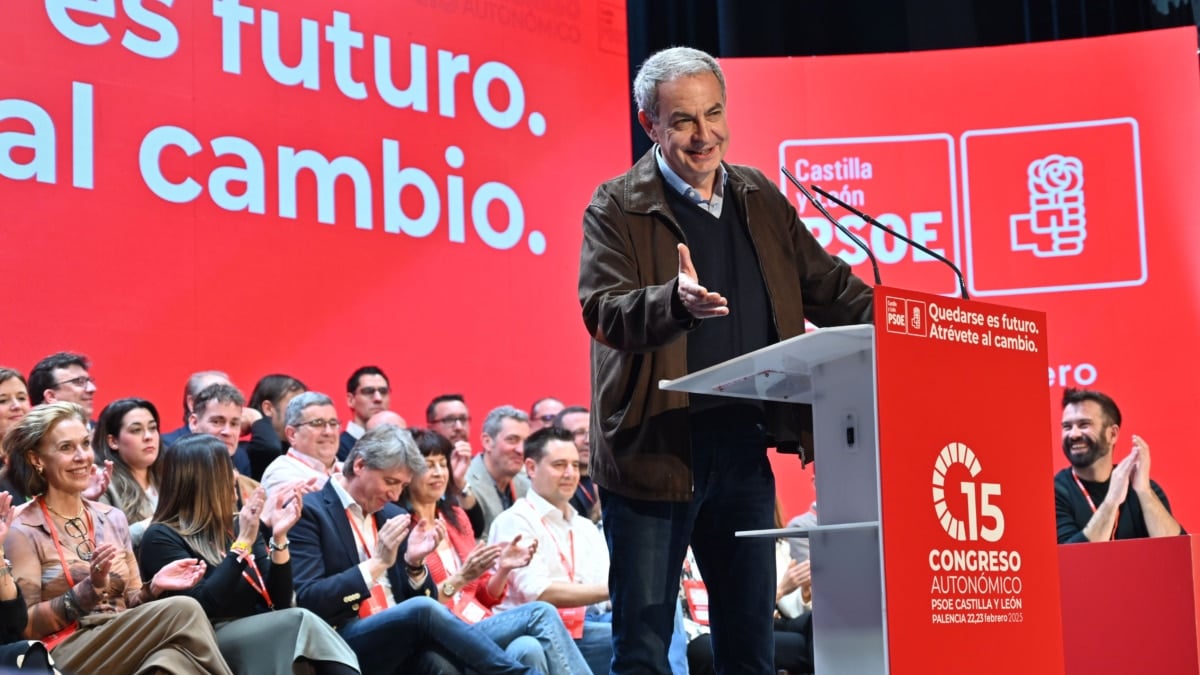 PALENCIA, 23/02/2025.- El expresidente del gobierno José Luis Rodríguez Zapatero, interviee en el XV Congreso del PSOE, este domingo en Palencia. EFE/ Almudena Álvarez