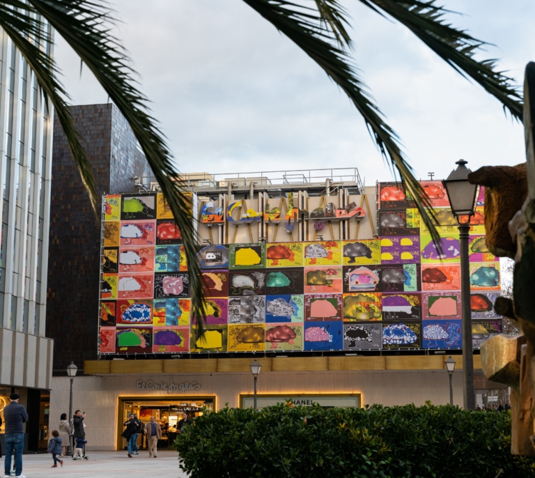 El artista Luis Gordillo expone su obra en El Corte Inglés de Serrano y Preciados