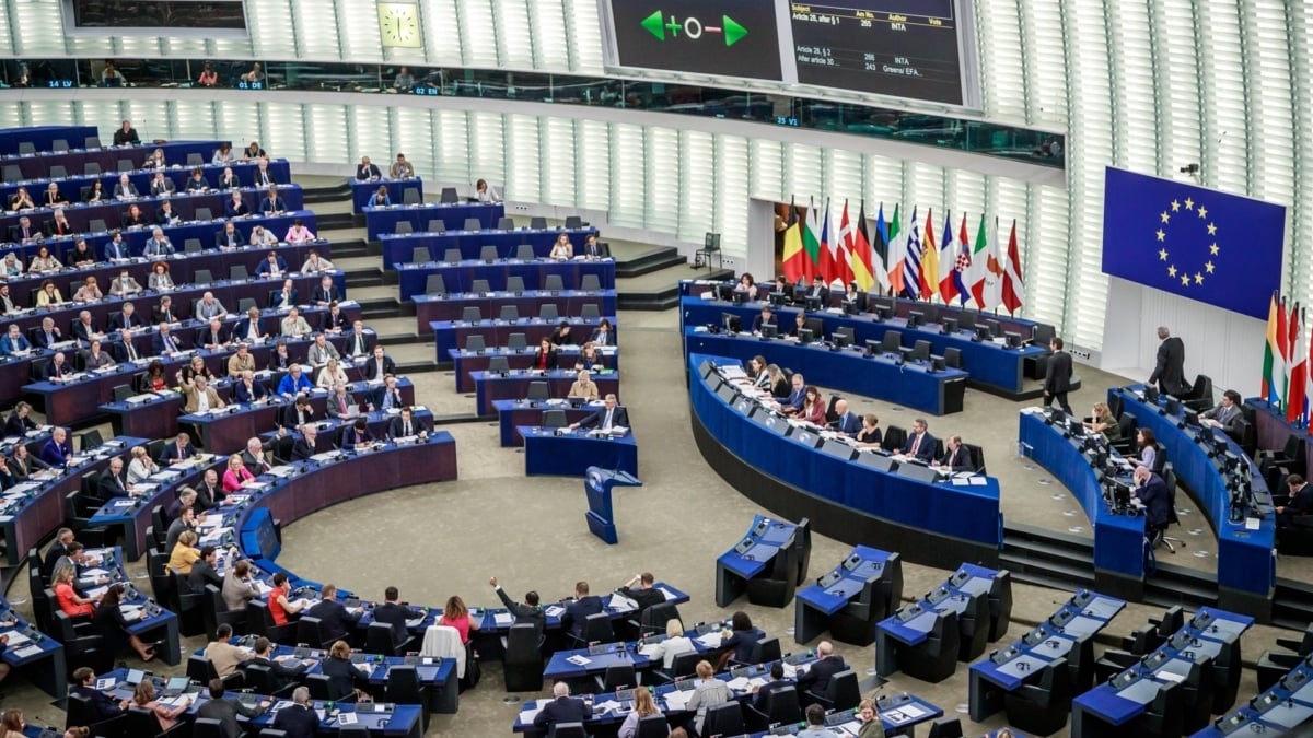 Fotografía de archivo de los eurodiputados durante una votación en el Parlamento Europeo en Estrasburgo