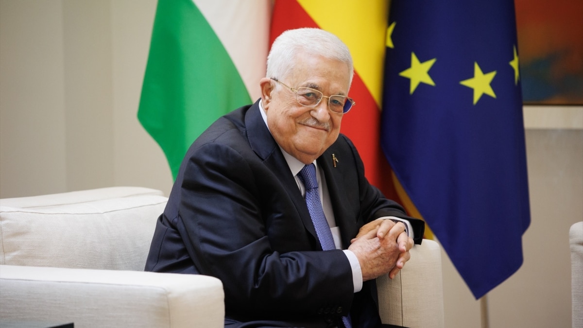 El presidente del Estado de Palestina, Mahmud Abás, durante una reunión, en el Palacio de La Moncloa