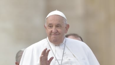 El Papa mantiene su estado crítico con pronóstico reservado, según el último parte médico