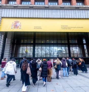 El Ministerio de Sanidad, contra los "bulos" de los médicos