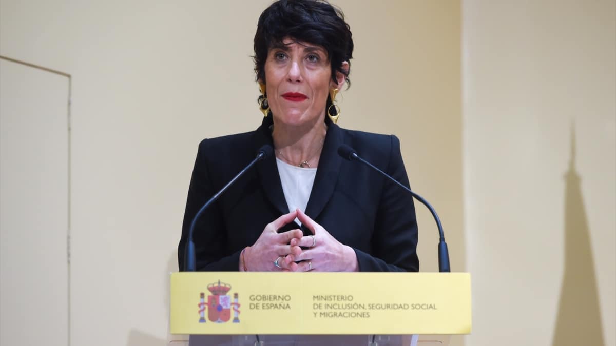 La ministra de Inclusión, Seguridad Social y Migraciones, Elma Saiz, ofrece una rueda de prensa, en el Ministerio de Inclusión, Seguridad Social y Migraciones, a 30 de enero de 2025, en Madrid (España).