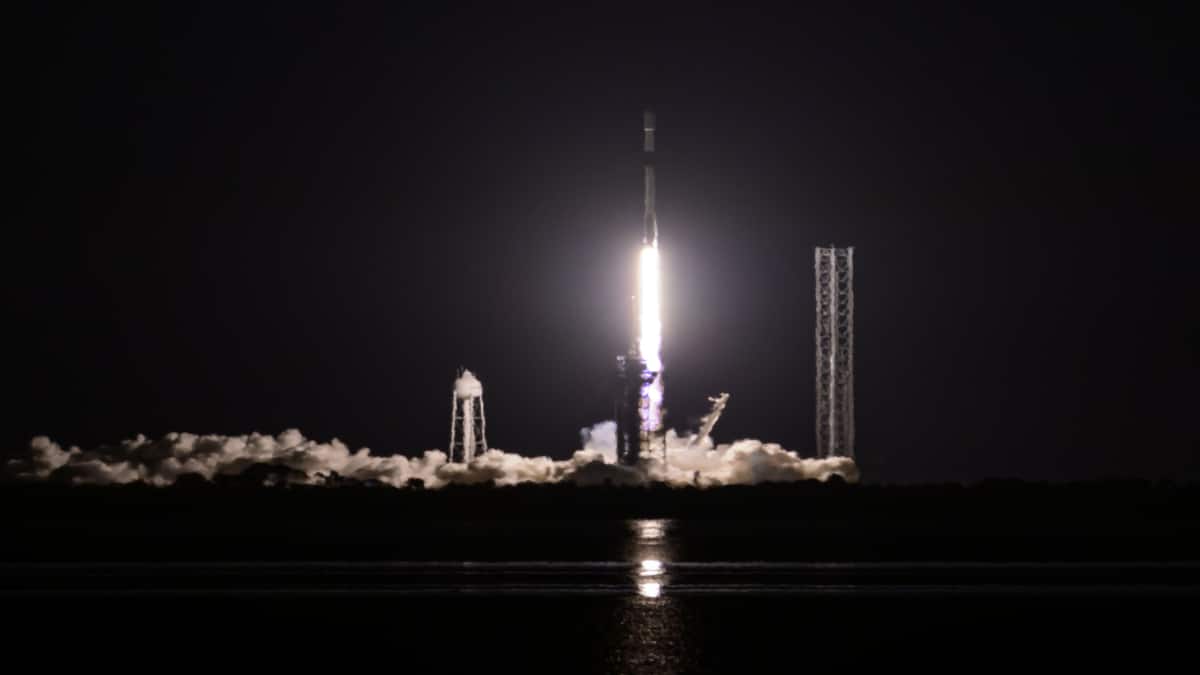 Despegue de un cohete Falcon 9 de SpaceX desde el Complejo de Lanzamiento-39A en el Centro Espacial Kennedy de la NASA, Florida, transportando el satélite de comunicaciones SpainSat NG 1, el 29 de enero de 2025