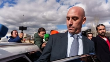 Rubiales, condenado por agresión sexual por el beso a Jenni Hermoso y a una multa de 10.800 euros