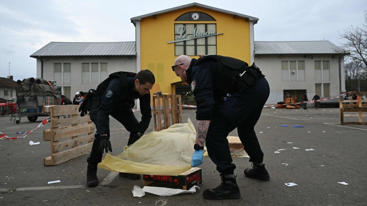 Macron califica como un acto "islamista" el asesinato de un hombre en Mulhouse: el atacante utilizó un cuchillo al grito de "Alá Akbar"