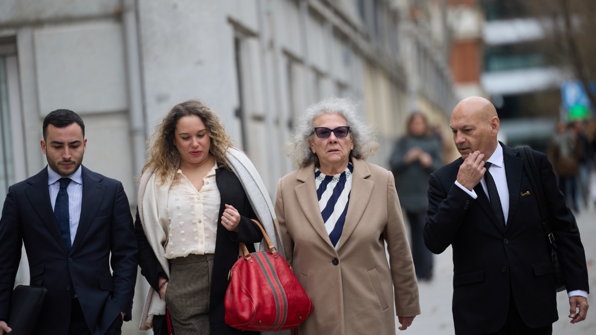 La empresaria, Carmen Pano, llega a declarar al Tribunal Supremo, a 25 de febrero de 2025, en Madrid (España)