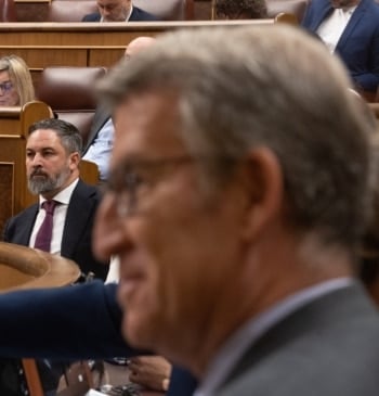 Vox alienta un choque entre los barones del PP y Feijóo a [...]