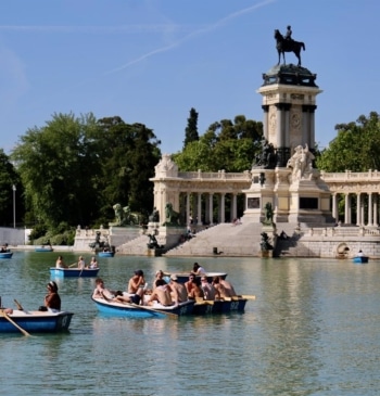 Los parques y jardines más destacados de Madrid: un refugio verde en [...]