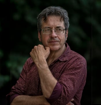 George Monbiot: "Podríamos estar al borde de una política mucho más violenta"