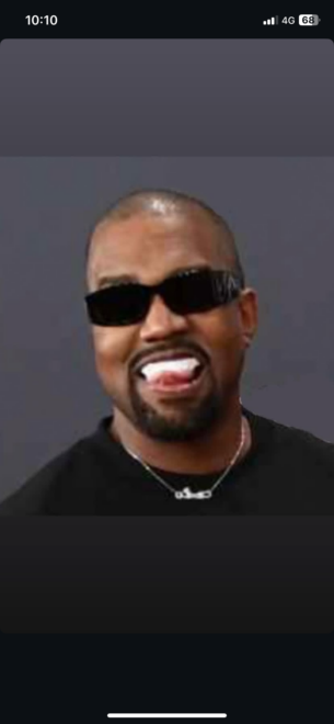 Kanye West sacando la lengua en su storie de Instagram