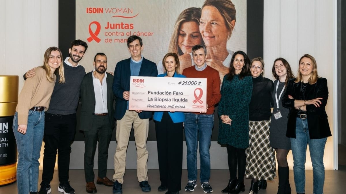 ISDIN dona 25.000 euros a la Fundación FERO para ayudar a la investigación del cáncer de mama