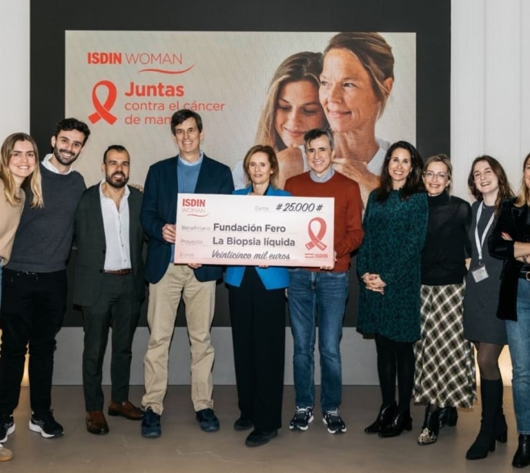 ISDIN dona 25.000 euros a la Fundación FERO para ayudar a la investigación del cáncer de mama