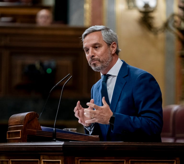 Juan Bravo intenta despejar dudas: las comunidades del PP mantendrán "siempre" su oposición a la quita de la deuda