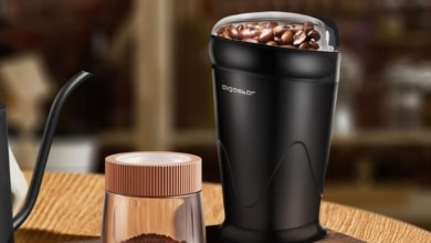 Este es el molinillo de café eléctrico más vendido en Amazon ¡y está a mitad de precio!