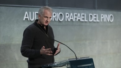 Timothy Snyder: "En EEUU vivimos un golpe de Estado perpetrado por quienes sirven a Elon Musk"