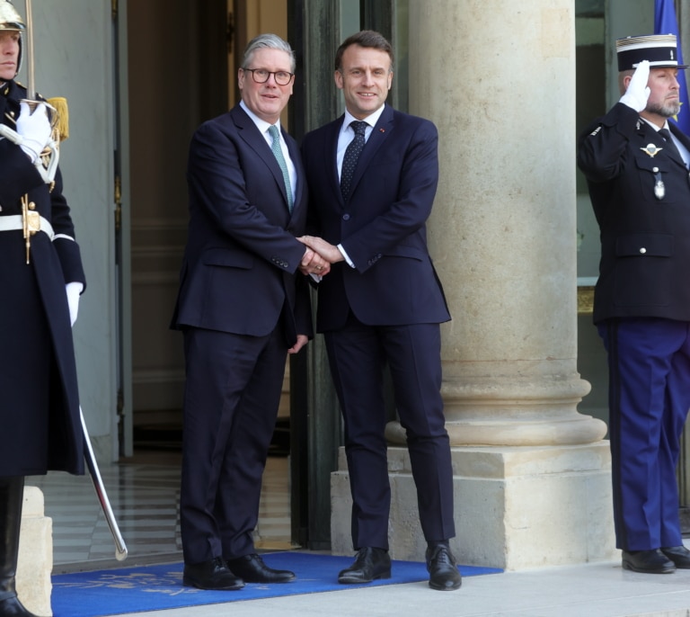 Reino Unido, dispuesto a enviar tropas a Ucrania, mientras Macron moviliza a los líderes de la UE y la OTAN