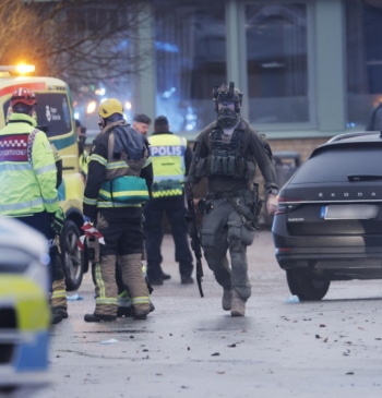 La policía sueca confirma una decena de muertos en el tiroteo en [...]