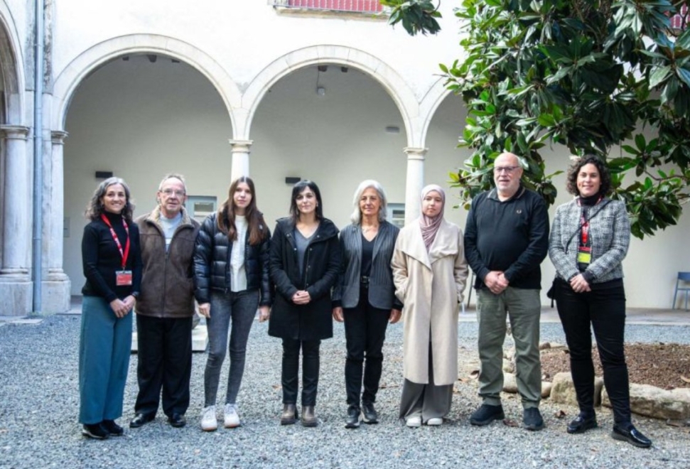 La universidad de Vic (Cataluña) entrega una beca a la hermana del yihadista del 17-A