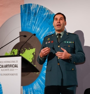 Miguel Á. Abad, comandante de la Guardia Civil: "Se delegan tareas en la [...]