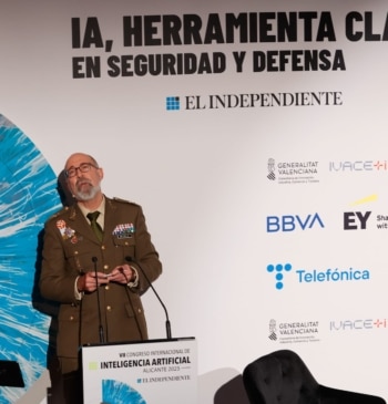 Ballenilla (CESEDEN): "Si queremos defender la democracia tenemos que hacerlo con medios [...]